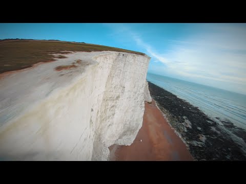 Cliffhanger ⚠️🔥 Flying on the edge