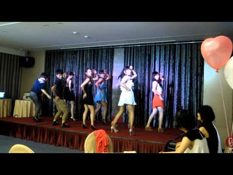 4 丙班女生表演