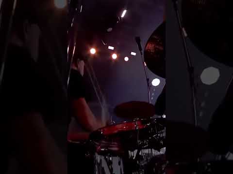 Se esse cover te arrepiou! Curta e compartilhe com quem ama rock de verdade#MileyCyrus #BlackDog