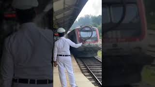 Effortless tach for every train driver sri lanka railway #srilanka #kandy #ceylon #srilankarailway