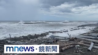 颱風環流遇年度大潮　東港超越「暴潮警戒」淹至小腿肚｜#鏡新聞