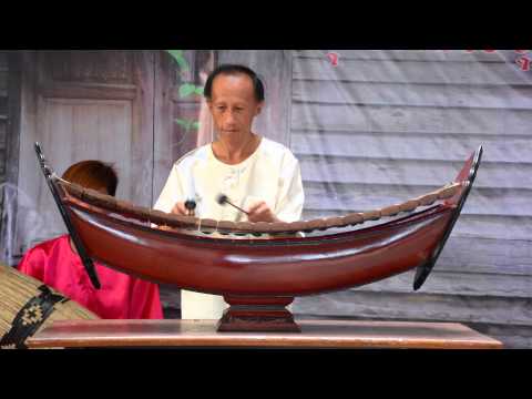 การแสดงระนาดเอก โดยนายธาตรี ปฏิทัศน์   YouTube