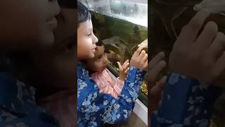 happy kids #cutekid # aquarium #machli jal kids rani hai