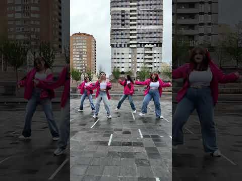 Pink hoodie 🩷💋 #aespa #pinkhoodie #kpop #dance #kpopinpublic