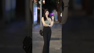 Beautiful girl street fashion Korean tiktok #chinesefashion #mejoresstreetfashion #chinagirlstitktok