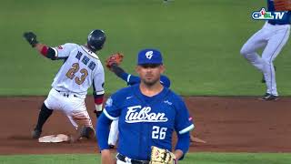 07/12 富邦 vs Lamigo 一局下，陽耀勳離壘過遠，遭到觸殺出局