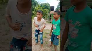 আরে কত সুন্দর ঢাকা শহর কত সুন্দর বাড়ি কত রংবে রঙ্গের গাড়ি