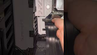 Vertically mounted gpu #pcgaming #pctips #pcbuild #gamingpc #pcmr #msi #asus #gpu